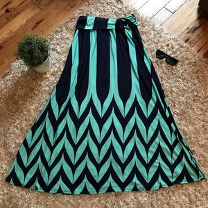 Navy and teal patterned maxi skirt - Size M